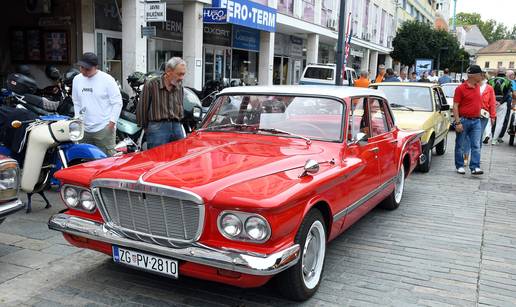 FOTO Nema čega nema: Među oldtimerima u Sisku našli se 'milicijski Yugo', vojna vozila...