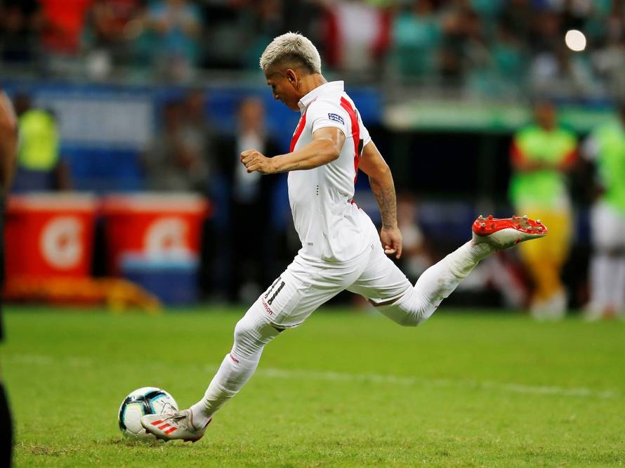 Suárez tragičar Urugvaja: Peru senzacionalni polufinalist Cope