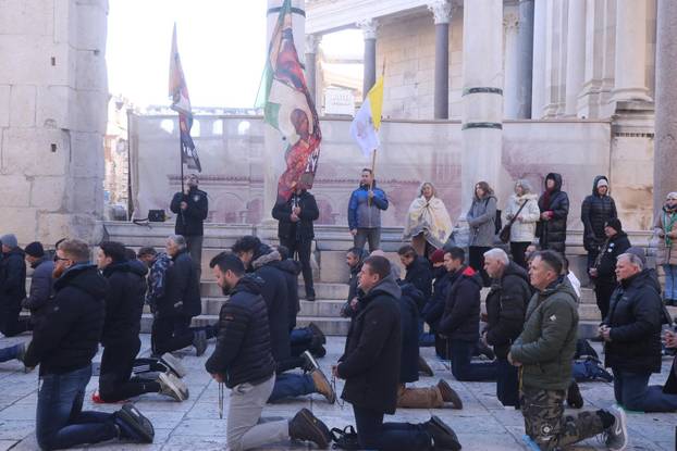 Split: Molitelji i ove subote na Peristilu