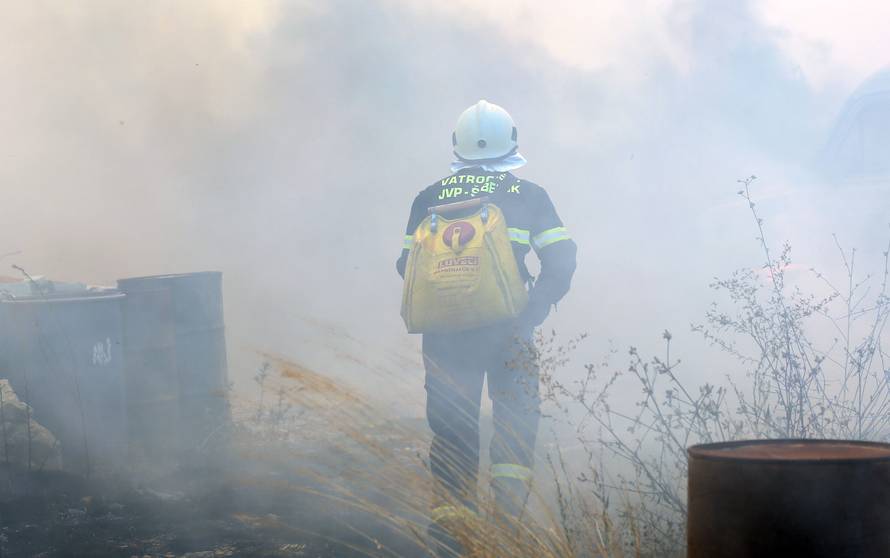Veliki požar kod Pakoštana, vatra kod Šibenika lokalizirana