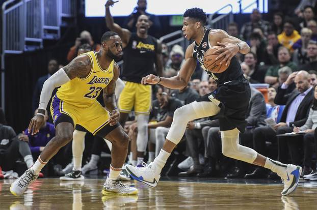 NBA: Los Angeles Lakers at Milwaukee Bucks