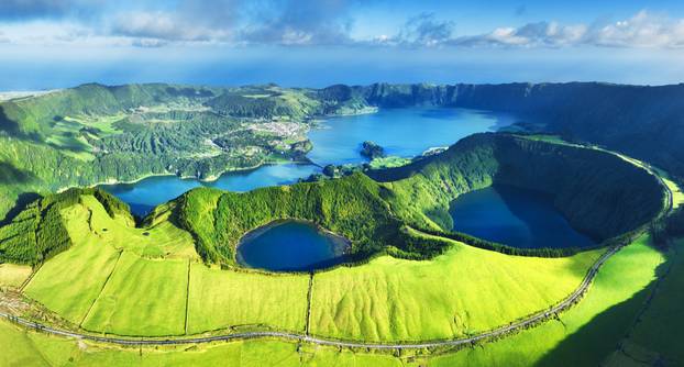 Sete,Cidades,Volcanic,Lake,-,Panorama,Landscape,,Azores,,Portugal