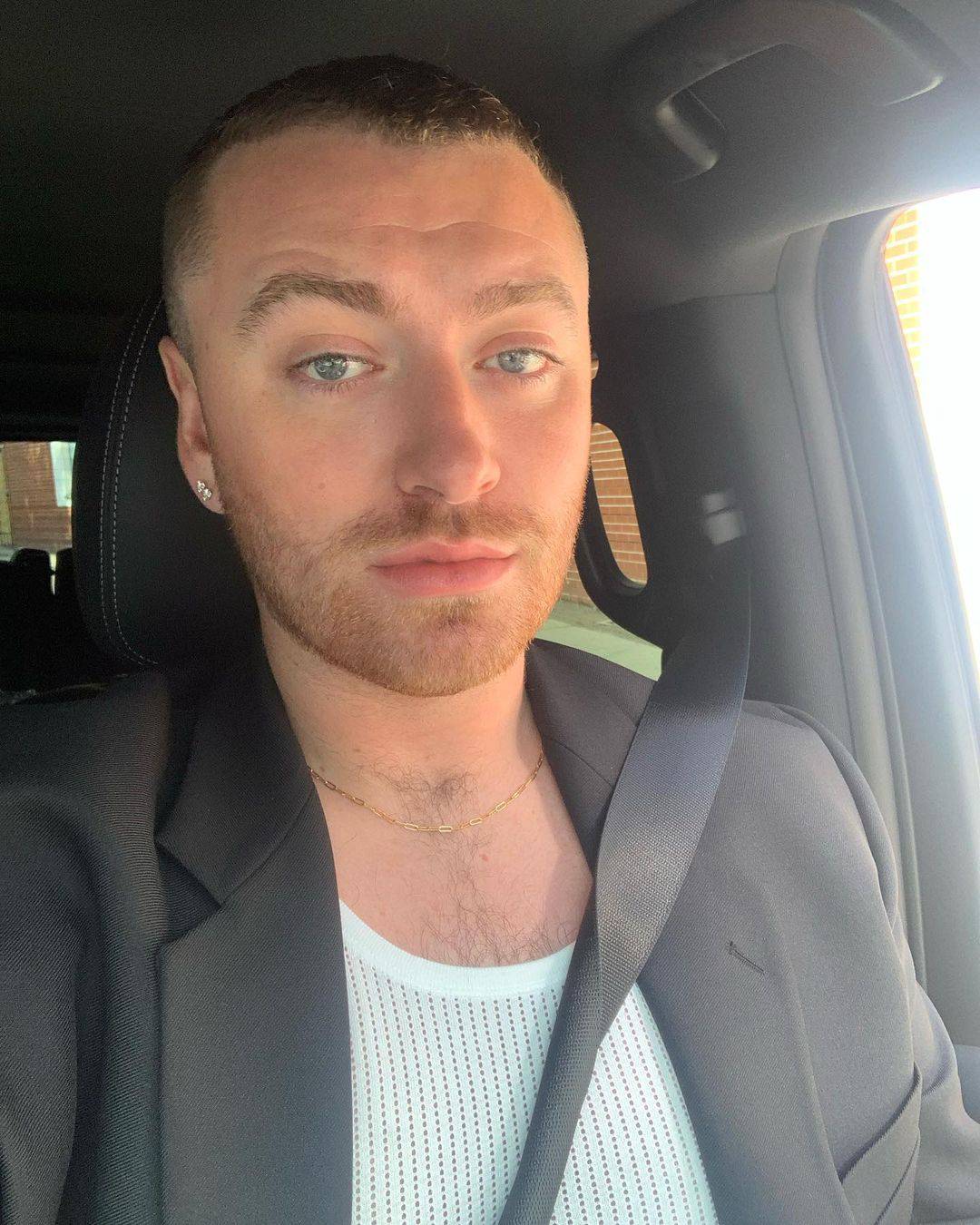 Sam Smith je  pozirao u uskom korzetu i neobičnoj kombinaciji: 'Ovo nitko ne bi trebao vidjeti!'