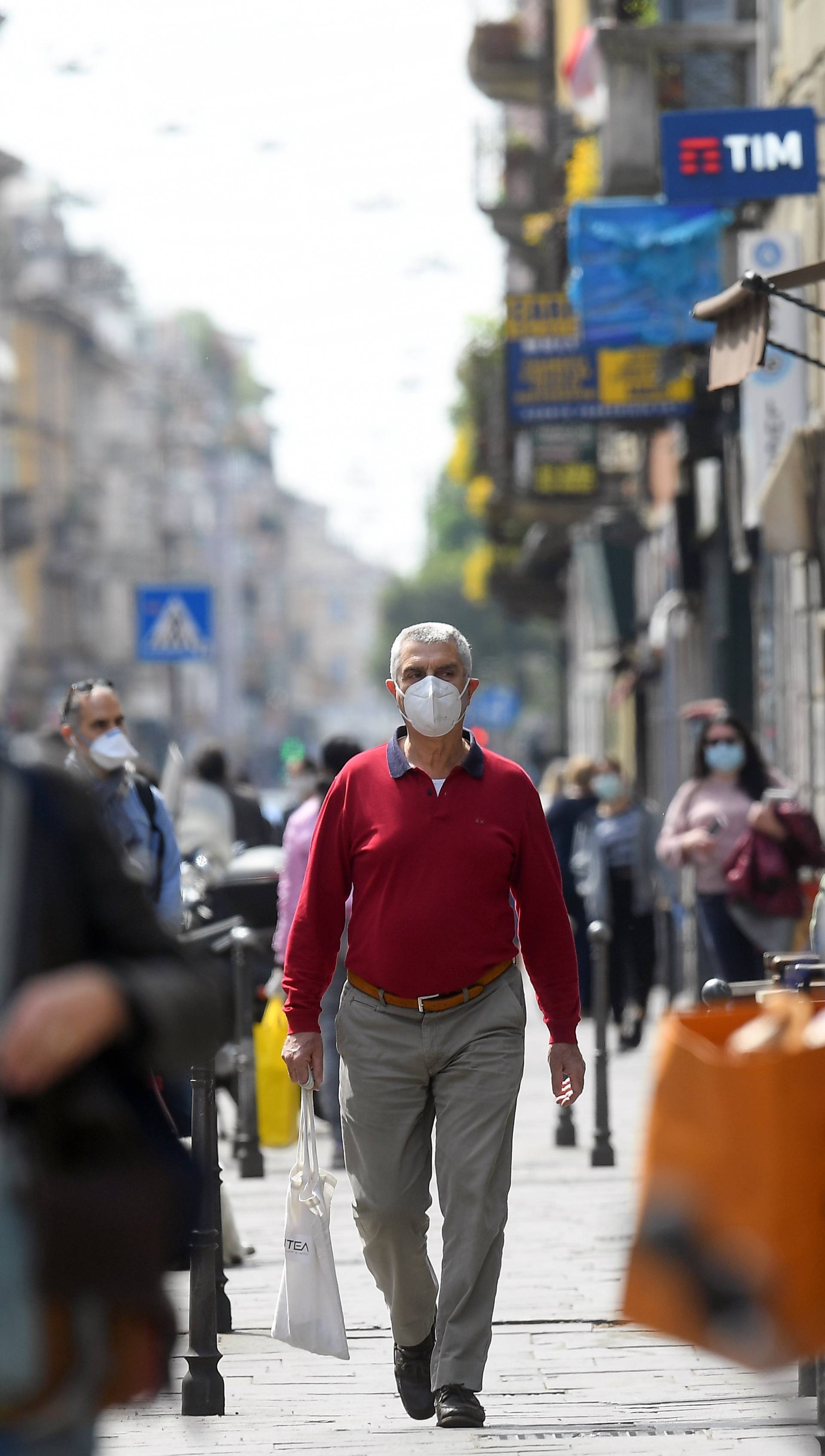 U Italiji su pjesme na balkonu utihnule, a kriza je uzela danak