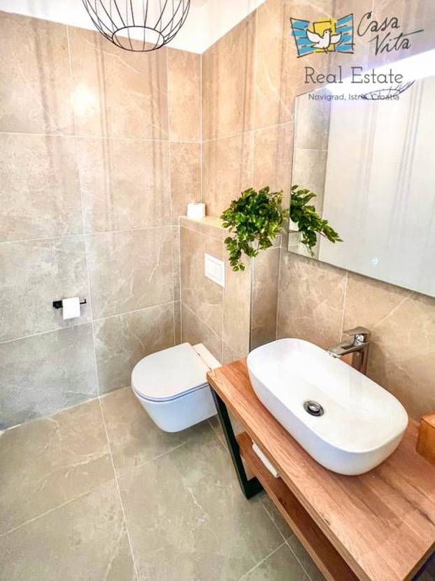 FOTO Počeli graditi grčki hram pa se predomislili? Neobična vila kod Poreča osvaja izgledom