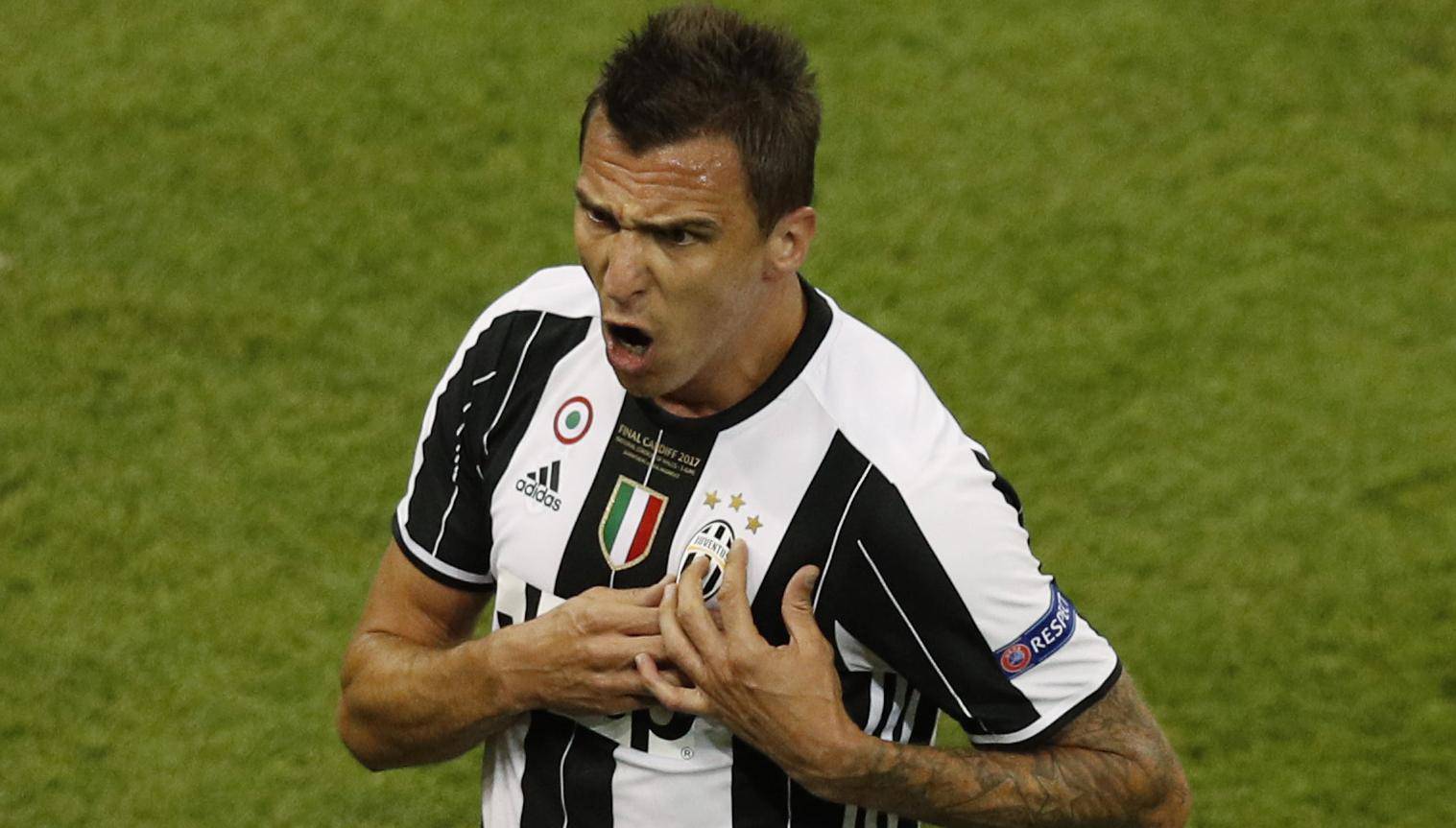 Juventus' Mario Mandzukic celebrates scoring their first goal