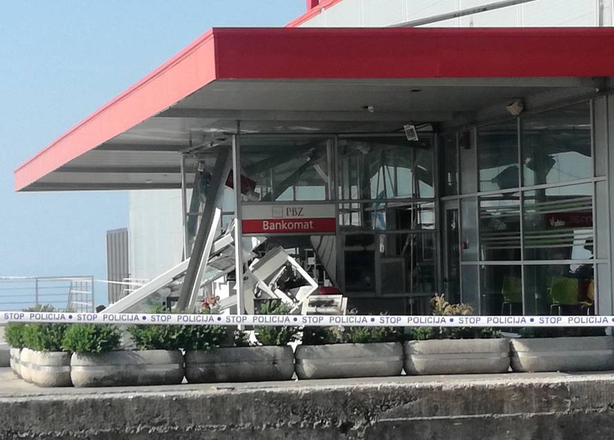 Eksplozija probudila Riječane: Razbojnici raznijeli bankomate