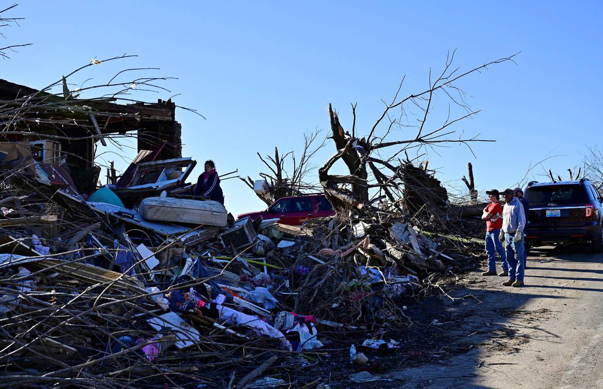 Kentucky: Nakon tornada i dalje pretražuju ruševine, Joe Biden je proglasio veliku katastrofu