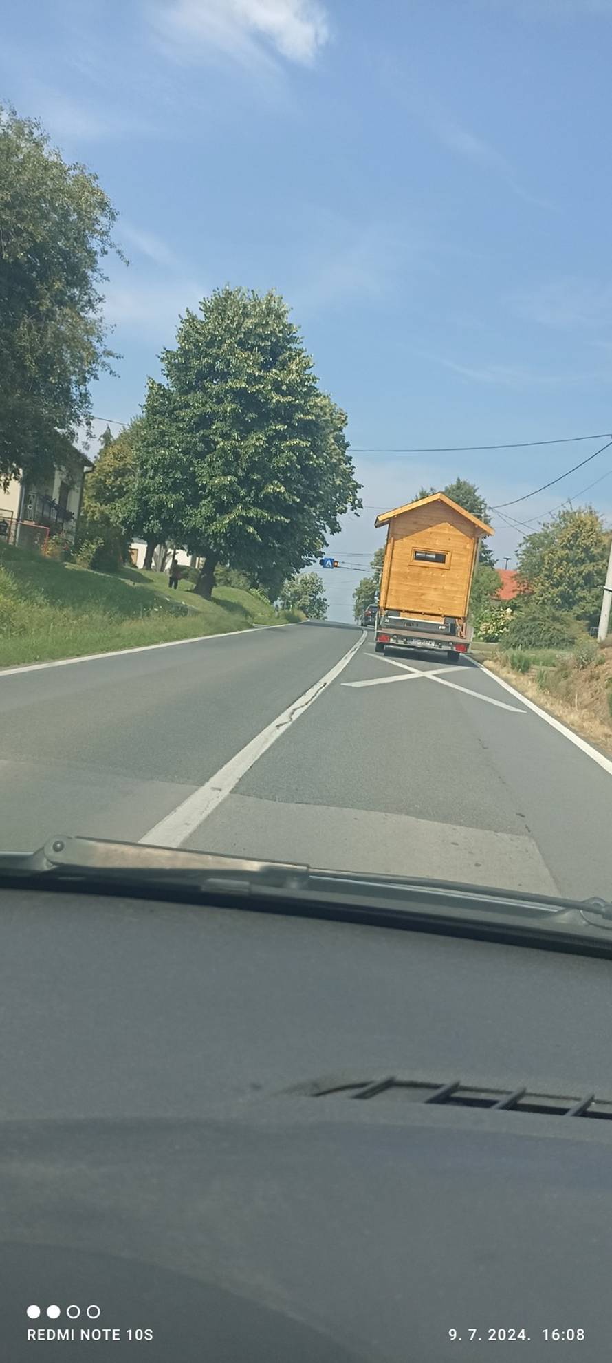 VIDEO Ovo je moja kuća, vozio sam ju: 'Ovo se ne vidi svaki dan. Baš je simpatično...'