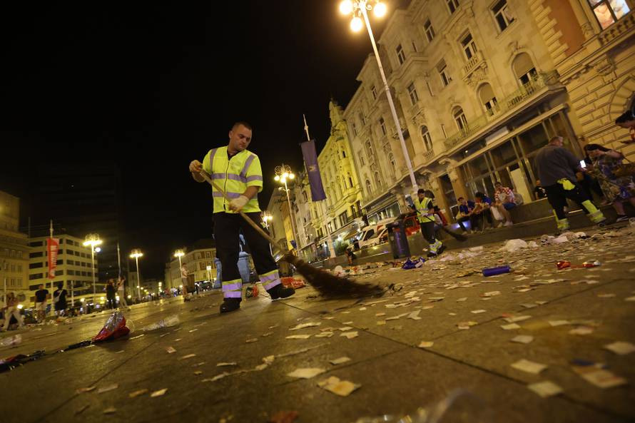 Zagreb: Čišćenje smeća nakon gledanja utakmice  