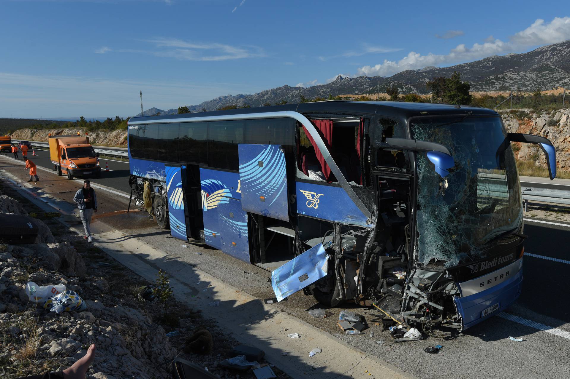 Kod odmorišta Jasenice na autocesti A1 autobus izletio s ceste