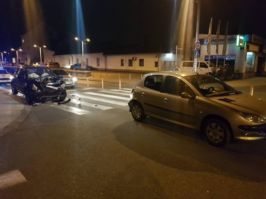 Sudar tri auta na Miramarskoj: Jedan čovjek je ozlijeđen