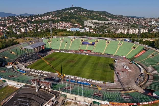 Zagreb: Pogled iz zraka na travnjak stadiona Asim Ferhatović Hase nakon tri koncerta Dine Merlina