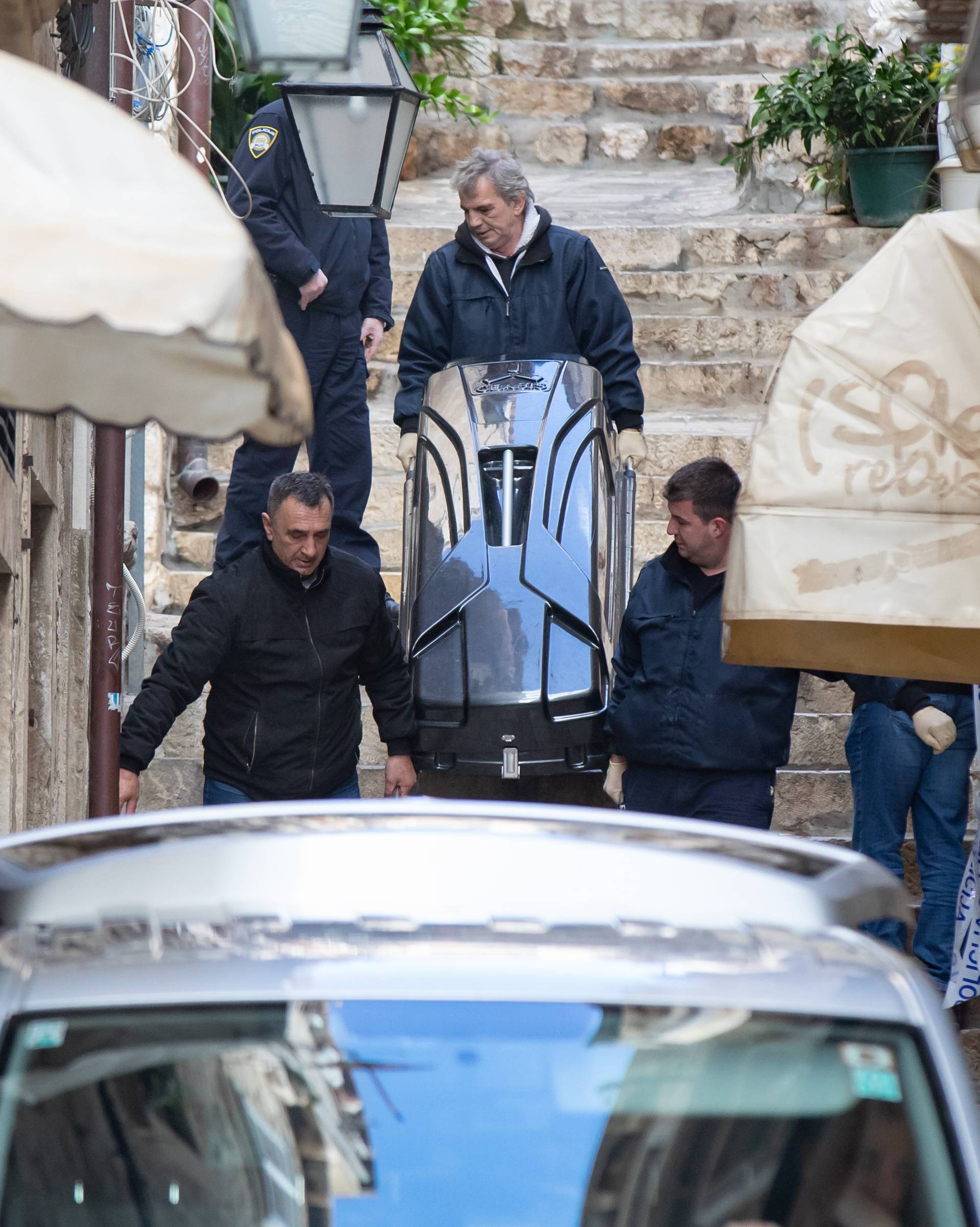 Dubrovnik: Tijela ubijenih nakon policijskog oÄevida prevezena kombijima