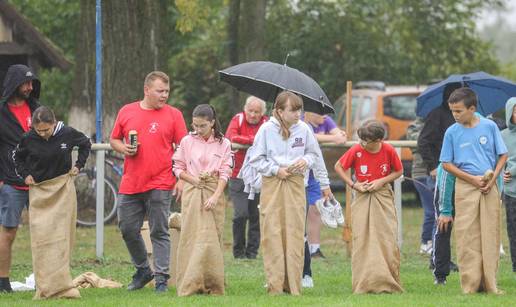 FOTO Zabava i adrenalin: Kako biste vi prošli na olimpijadi starih sportova u Brođancima?