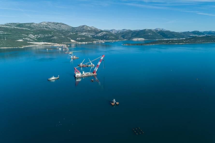 Pogled iz zraka: Pelješki most je i dalje gradilište, ne zadugo...