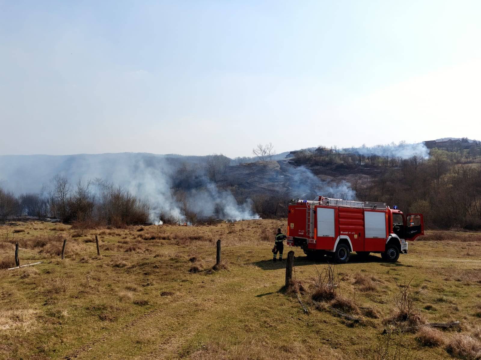 Mine eksplodirale u požaru kod Petrinje, izgorjelo 200 hektara