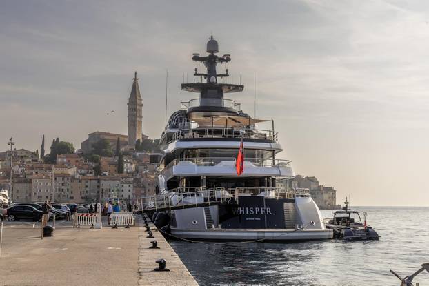 Superjahta Whisper u Rovinju plijenila poglede, na njoj su uživali i Beyonce i Jay-Z