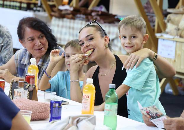 Drniš: Otvoren 9. me?unarodni festival pršuta