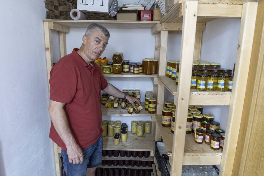 Vukovar: Pomor pčela na OPG Dumendžić