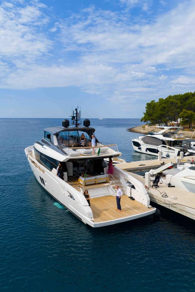 FOTO Vikend glamura i luksuza! Majoli, Kolinda i drugi uživali na eventu Snježane Mehun...