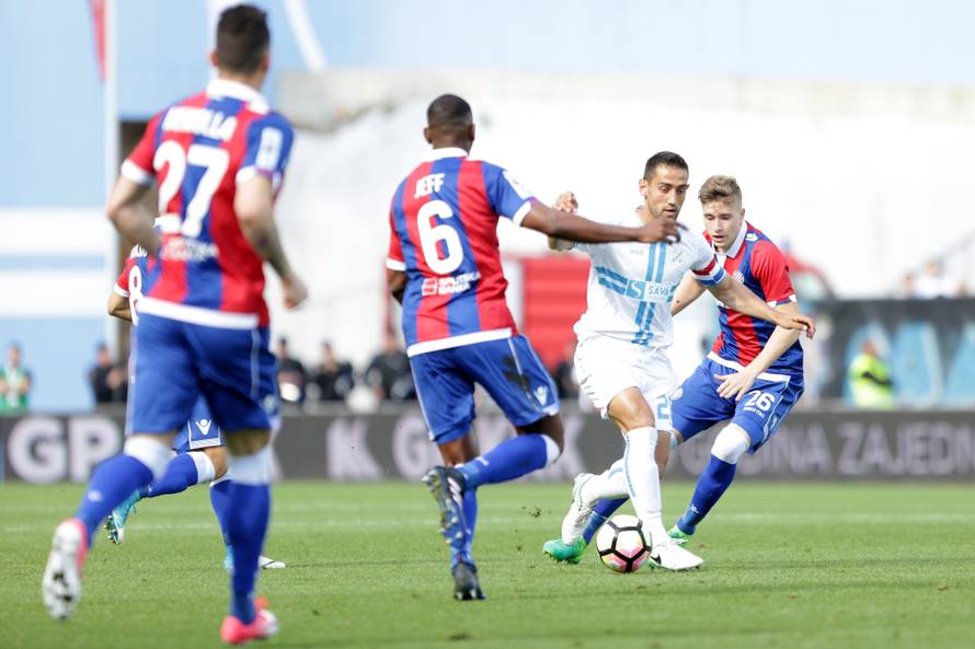 Šampionska Rijeka pobijedila je Hajduk i juri po povijesnu titulu