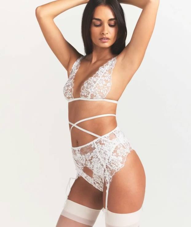 FOTO Golišave mladenke po mjeri Kardashianke: Pogledajte kolekciju koja veo nosi na tange