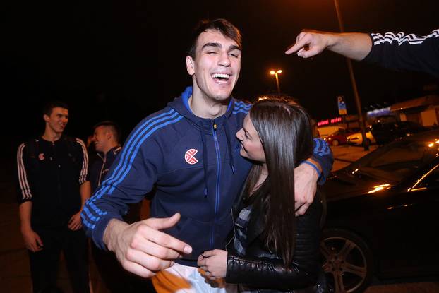 Zagreb: Dario Šari? naslov prvaka ABA lige proslavio u zagrljaju djevojke Karle