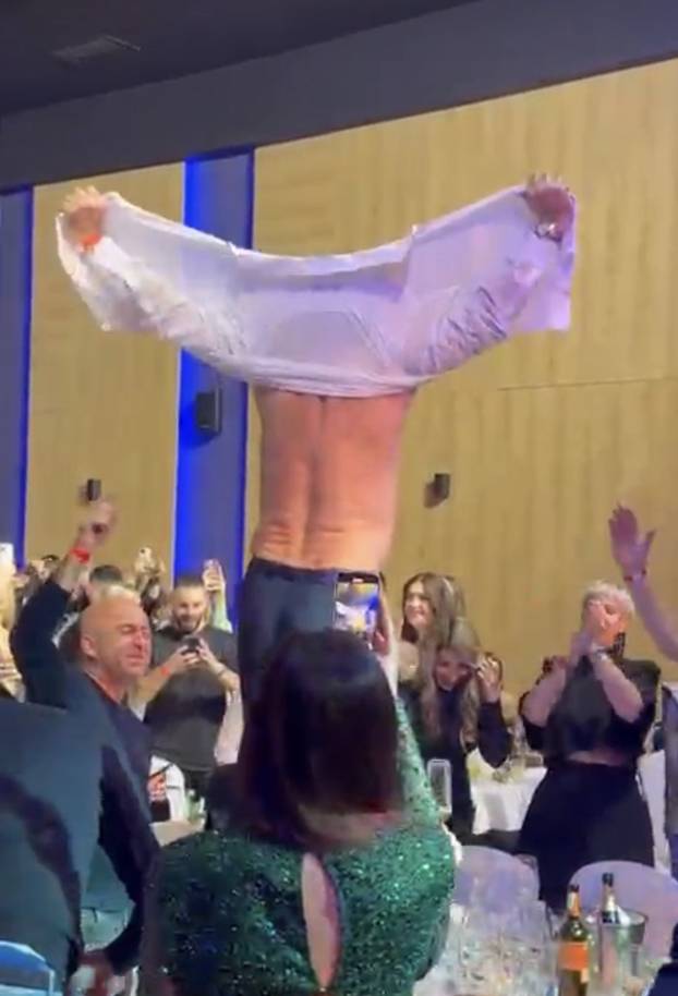 FOTO Evo kako bjegunac Mamić trga košulju, ljubi ruku udovici zločinca i bogato kiti tamburaše