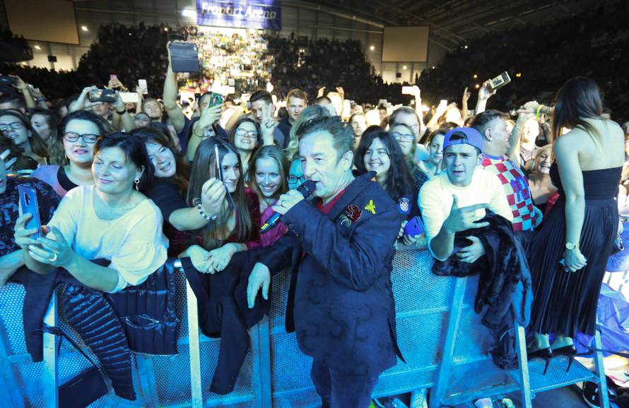 Frankfurt: Prljavci rasplesali publiku u Faraport areni