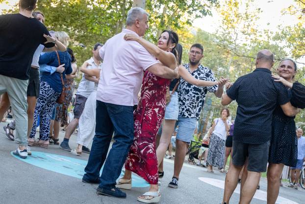 Zagreb: Tango na zrinjevackom plesnjaku