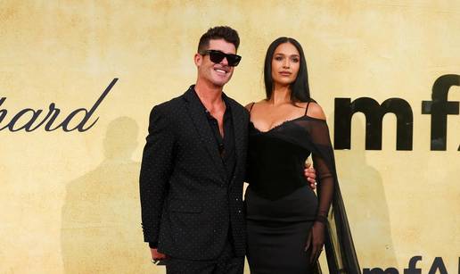 Robin Thicke oženio 18 godina mlađu nakon 7 godina zaruka
