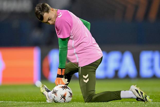 Zagreb: Zagrijavanje igrača uoči početka utakmice GNK Dinamo - Celta Vigo