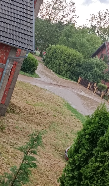 VIDEO Nevrijeme pogodilo Beli Manastir: 'Poplavile su ulice, a dvorišta su nam puna blata'