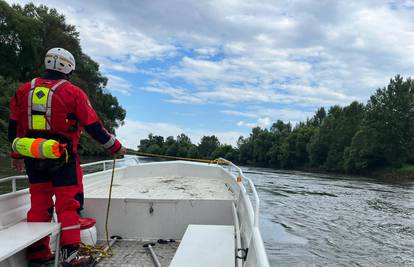 Velika potraga za nestalim u Muri: HGSS čamcima obilazi rijeku, traže ga i potražni psi