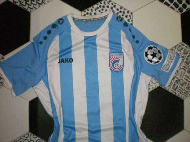 FOTO Ovo su najskuplji dresovi na Njuškalu: Onaj Prosinečkog iz Jugoslavije košta 8000 eura!