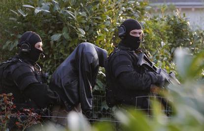 Francuski specijalci uhitili 19 islamista, zaplijenili  i oružje 