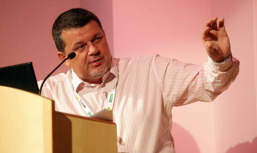 Legendarni komentator vra&cacute;a se na male ekrane u Hrvatskoj! Evo tko &cacute;e prenositi Formulu 1