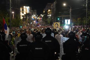 Beograd: Prosvjed pod geslom "Nismo mi vreće za udaranje", nakon sto je policija je sinoć upotrijebila prekomjernu silu nad građanima