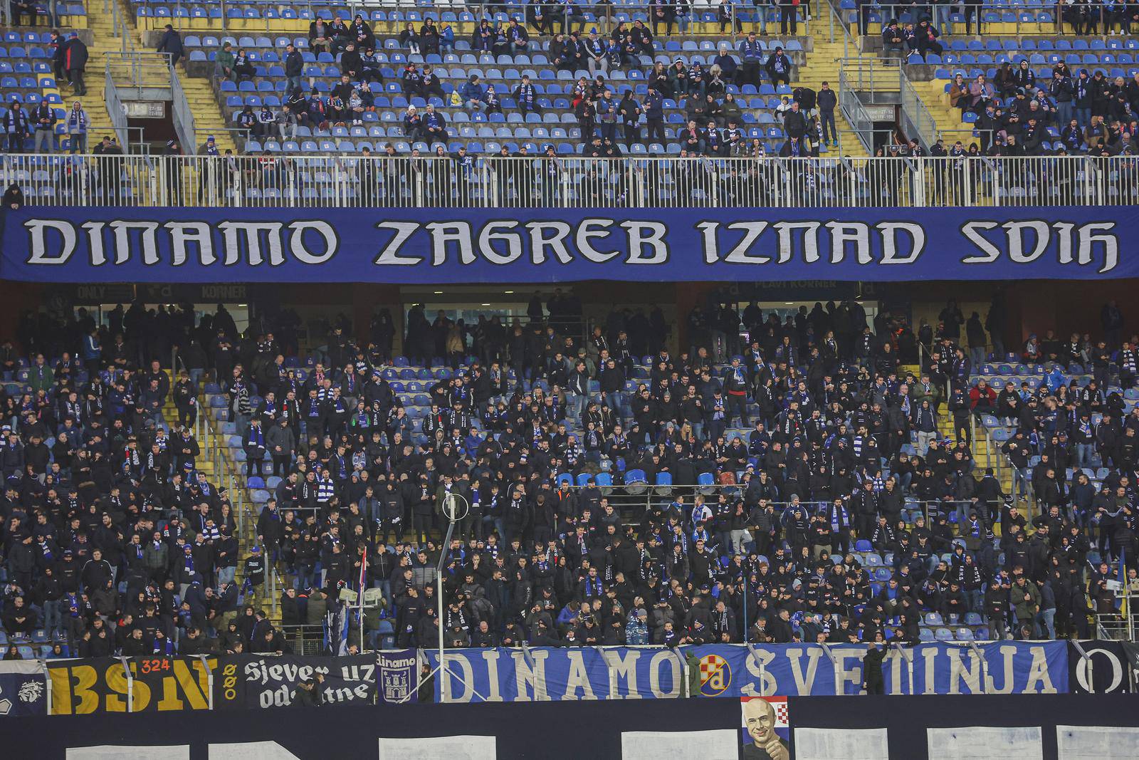 Zagreb: Atmosfera na Maksimiru uo?i po?etka utakmice Dinamo - Hajduk 