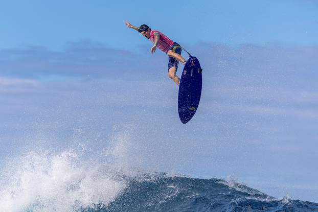 Surfing - Men's Round 1 - Heat 4