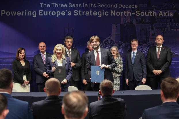 Dubrovnik: U sklopu Inicijative triju mora potpisan sporazum u području energetike, prometa, tehnologije, financija i porezne politike