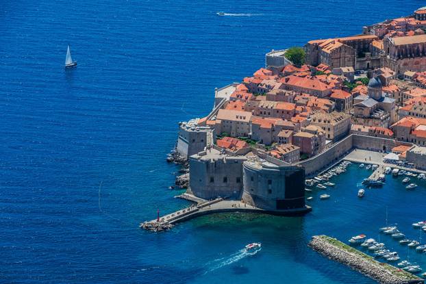 Panorama Dubrovnika i okolice sa Srđa