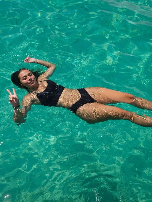 FOTO Shaq je uveselio curu koja zgrće hrpu love vrućim fotkama