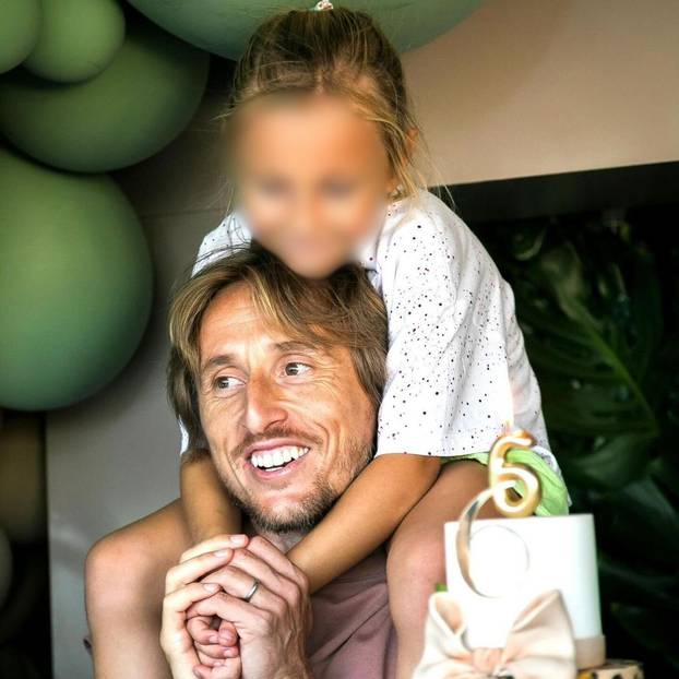 FOTO Luksuzni dom Modrićevih od 12 milijuna eura: 13 soba, kino, garaža za 10 automobila...