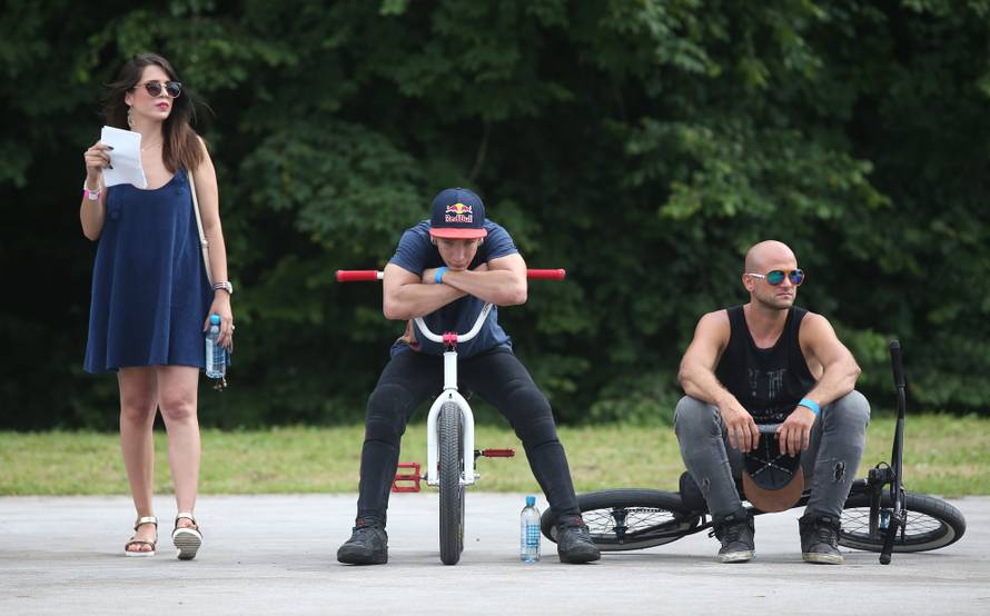 Žestoki pool party u Samoboru uz Mercedes-Benz A-klasu