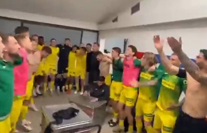 VIDEO Pogledajte delirij u svlačionici Istre! Poljudskim hodnicima orile 'Noći istarske'