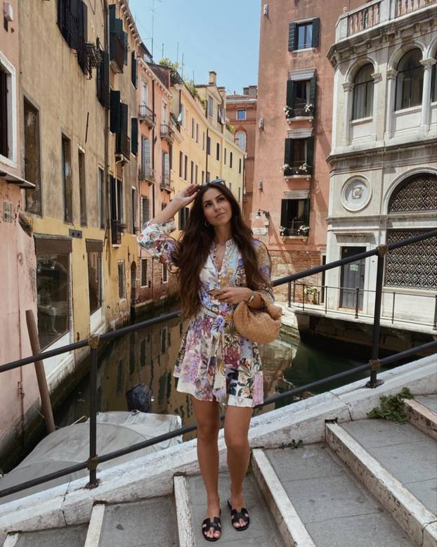 FOTO Bivša klizačica osvojila je Livakovića. Skrivala je trbuh na utakmici, sad su dobili prinovu