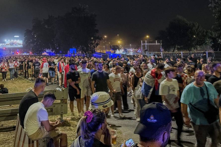 Zagreb: Veliki zastoj na Mostu slobode nakon Thompsonovog koncerta, ljudi stoje ne mjestu