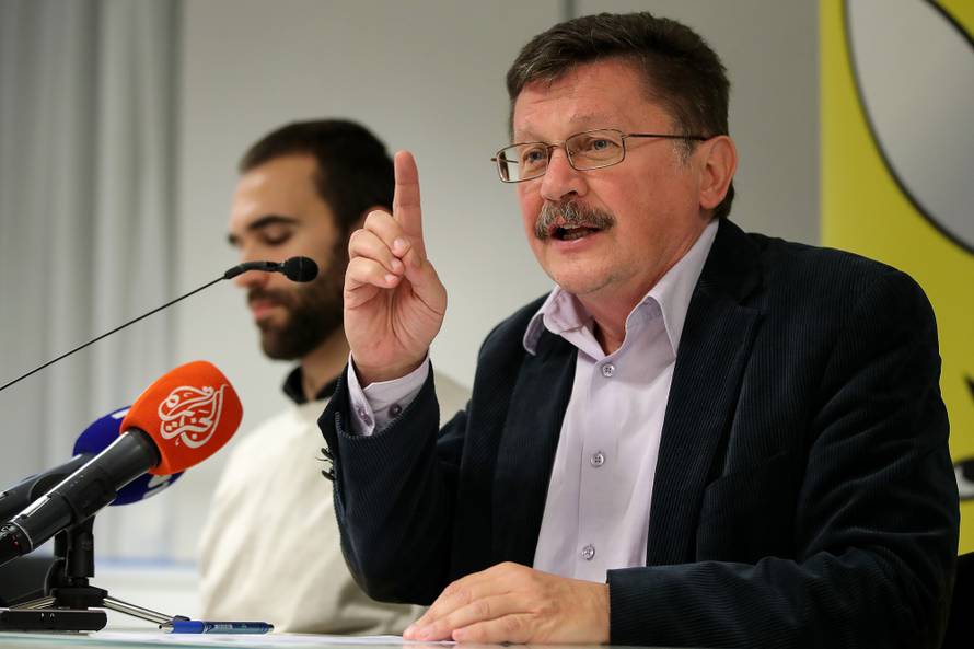 'Štrajk ide dalje, a prijedloge Vlade će razmotriti zaposleni'